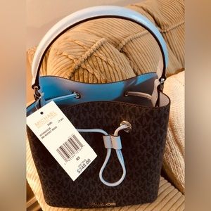 NWT Michael Kors Med Crossbody Lt Sky